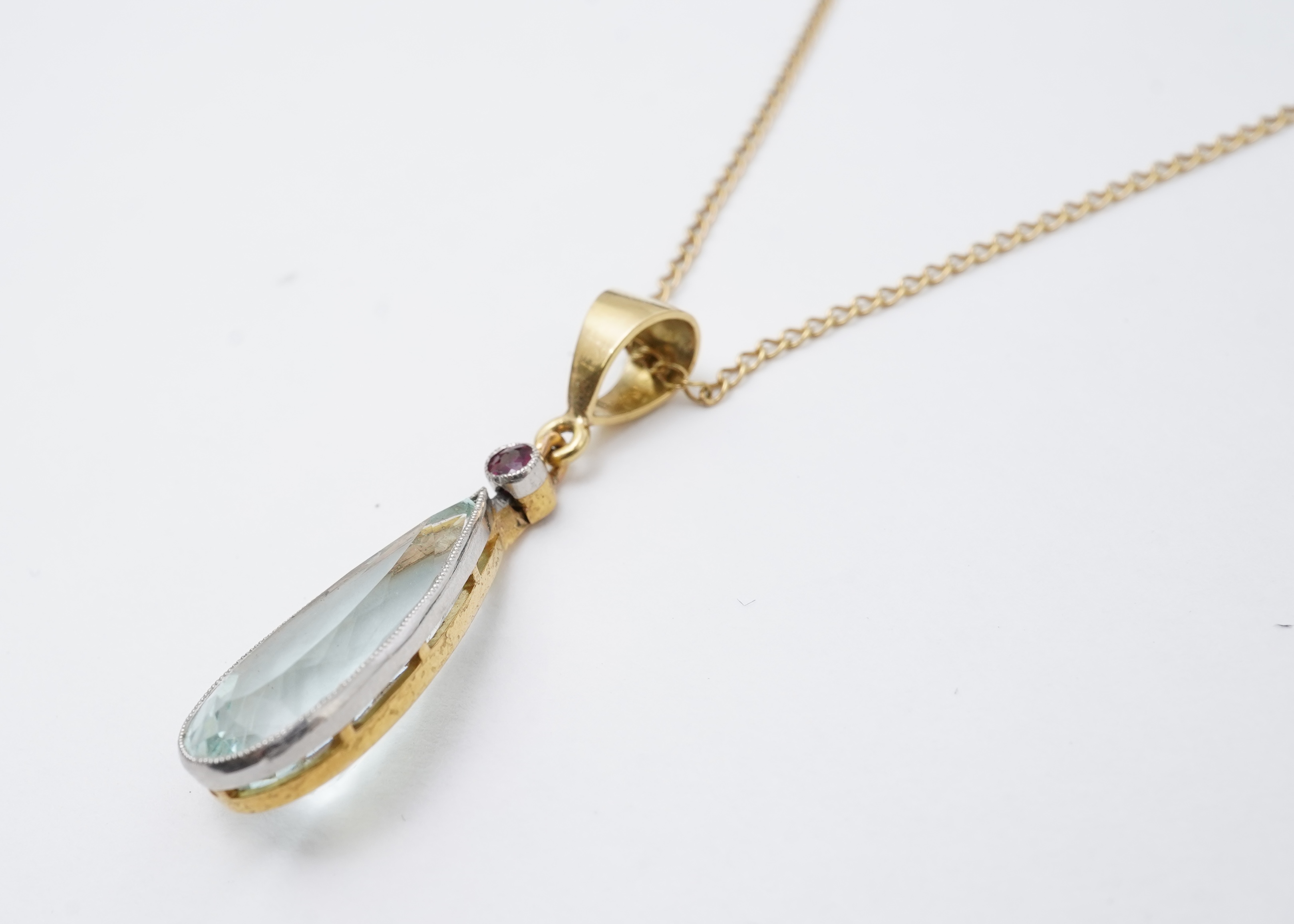 An aquamarine pendant